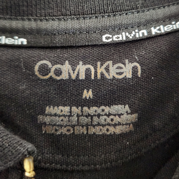 Calvin Klein black collared t-shirt - Picture 3 of 3